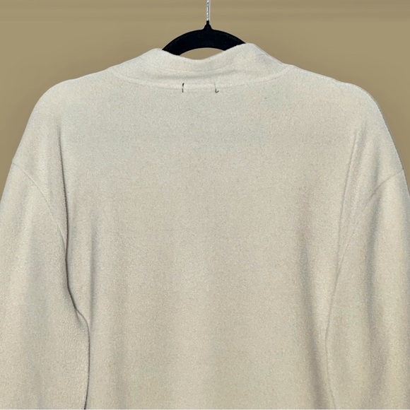 Patagonia 1/4 Zip Pullover Fleece Sweatshirt in Cream with Navy Trim, Size Large - Picture 5 of 13